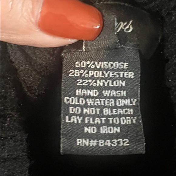 Sister’s Poncho Gray Sweater - Picture 6 of 6